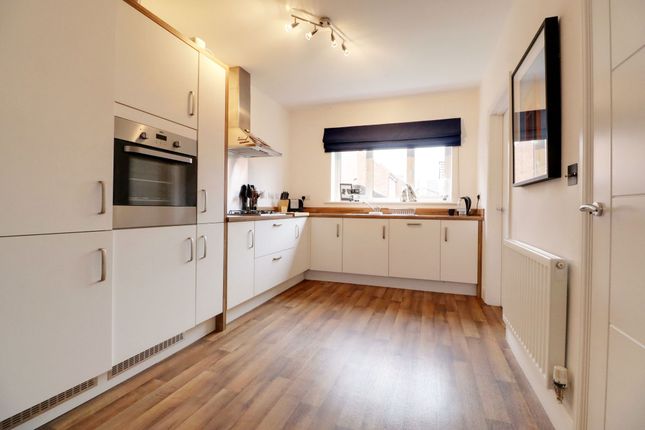 19 Pilgrims Way, Gainsborough photo 2