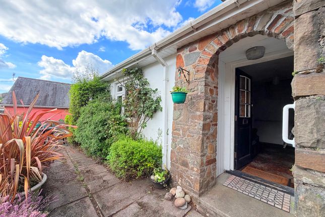 3-bed house on Garreg Wen, Garreg Side, Bridgend, £260,000