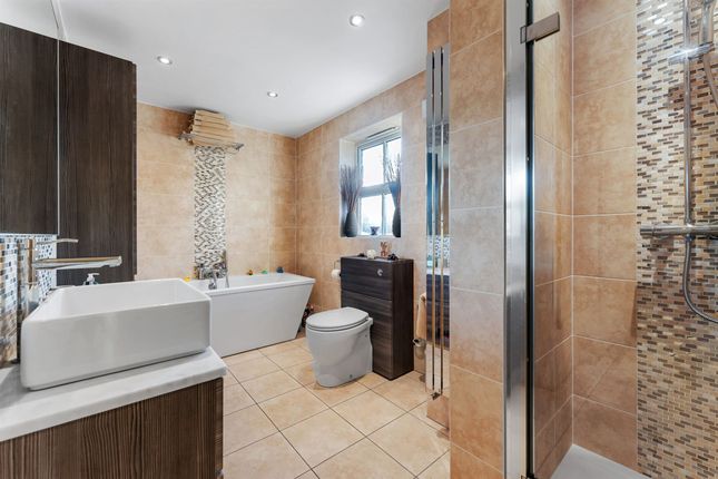 70 Lady Acre Close, Lymm photo 3