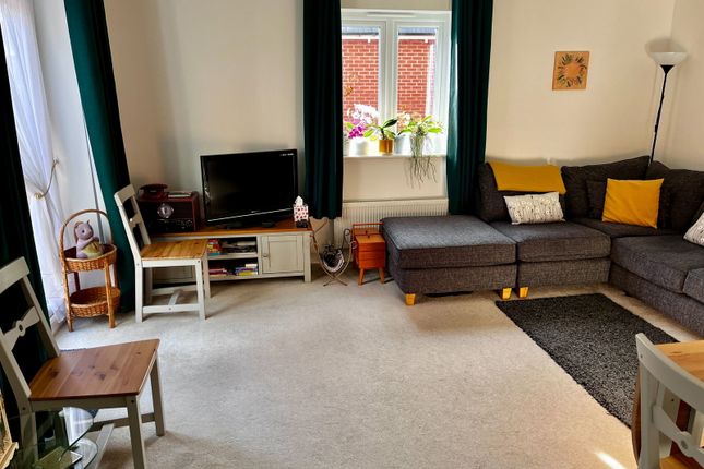15, Daisy Close, Leicester photo 3