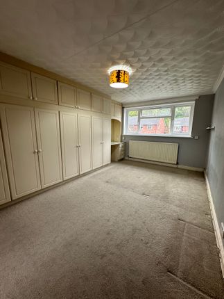 Detached house to rent in Martham Drive, Wolverhampton