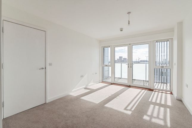 Flat 20, Greengage Court,, Broadis Way, Rainham photo 3