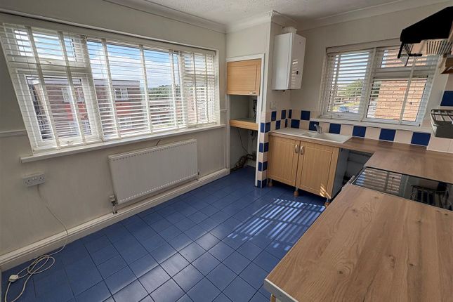 Flat, 45, Cardigan Close, Batley photo 3