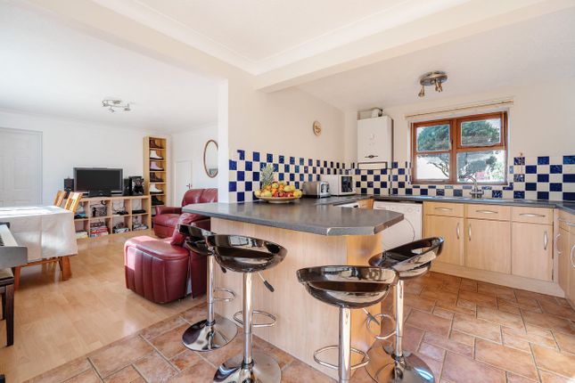 15, Swifts Hill View, Stroud photo 2
