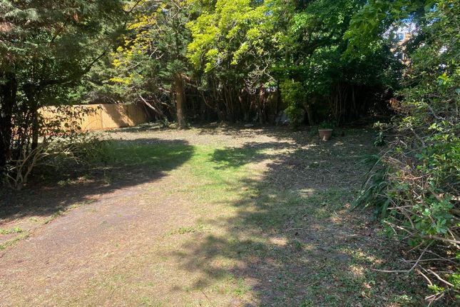 5, Catherine Road, Surbiton photo 3