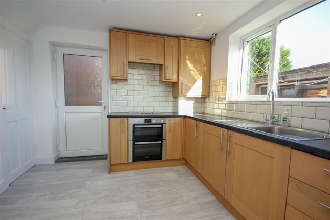 5, Lodge Road, Rushden photo 4