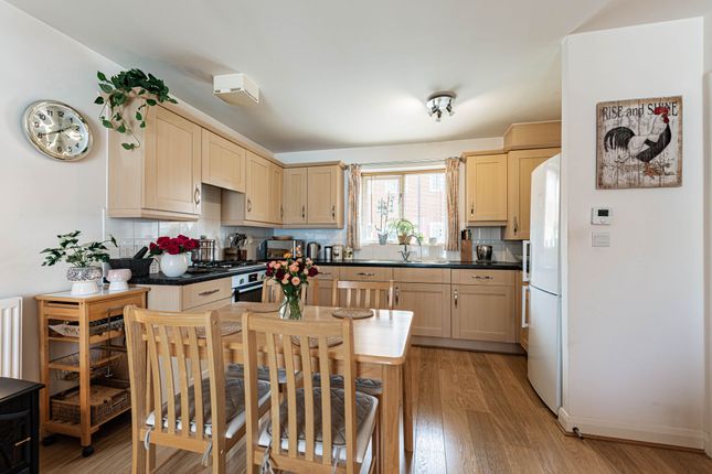 22 Thomas Neame Avenue, Faversham photo 4