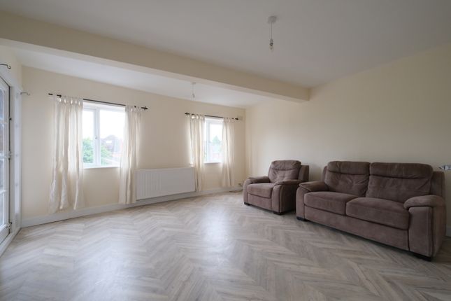 Flat for sale in Shakespeare Drive, Shirley, Solihull