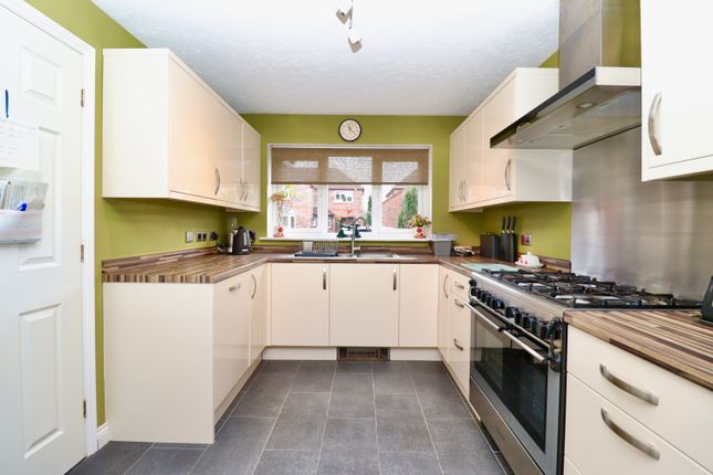 11, Rivermead Close, Lincoln photo 3