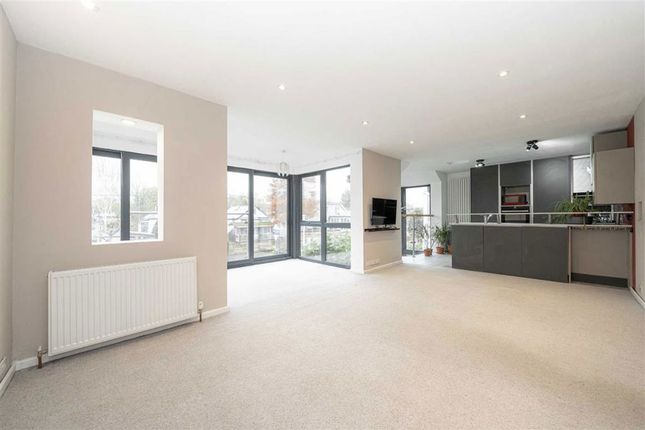 8, Riverside, Sunbury-On-Thames photo 2