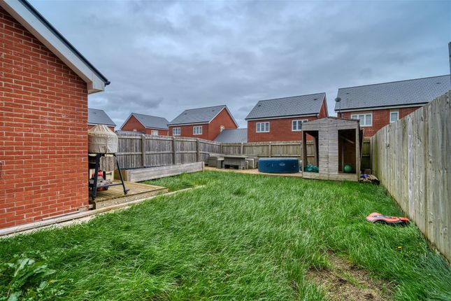 14, Glovers Road, Stalbridge photo 3