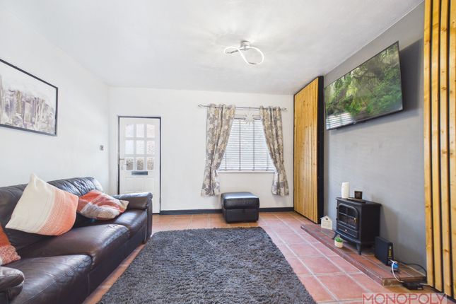 20 Greenfield, Wrexham photo 3