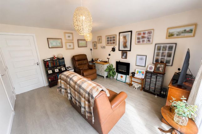 40, Osprey Drive, Corby photo 3