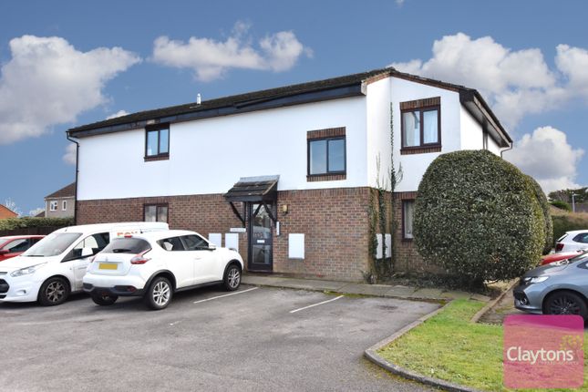 Thumbnail Flat for sale in Seaford House, Shirley Road, Abbots Langley