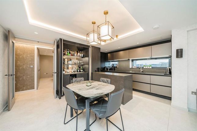 Flat 49, West One House, 48, Wells Street, London photo 3