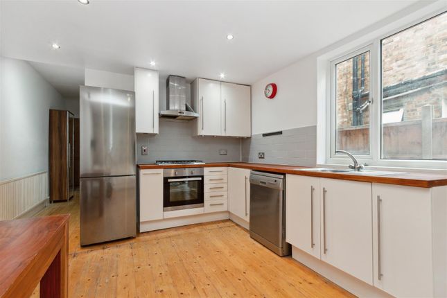 Thumbnail Flat to rent in Bickley Street, London