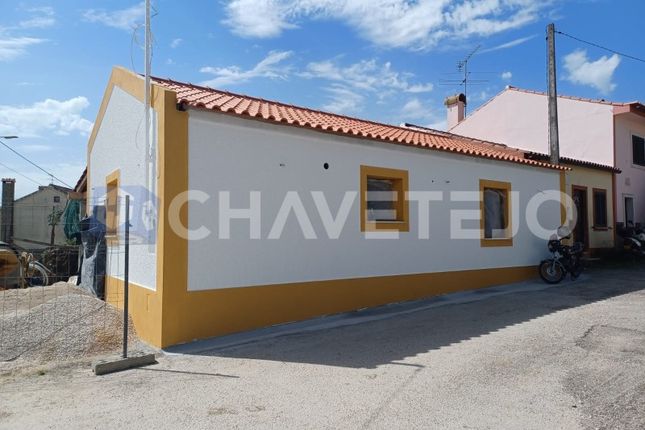 Semi-detached house for sale in Serra E Junceira, Tomar, Santarém