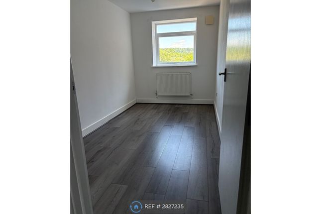 Flat, A Middlewood Road Hillsborough, Sheffield photo 3