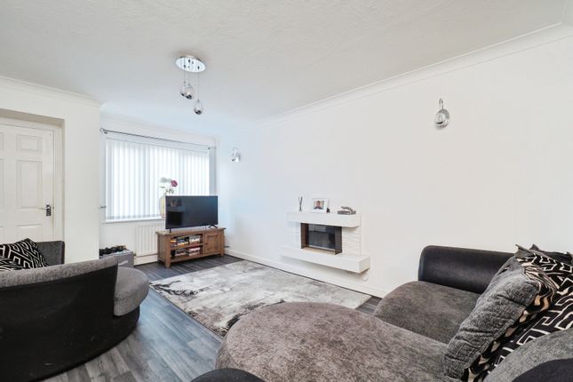 12, Gowan Close, Nottinghamshire photo 3