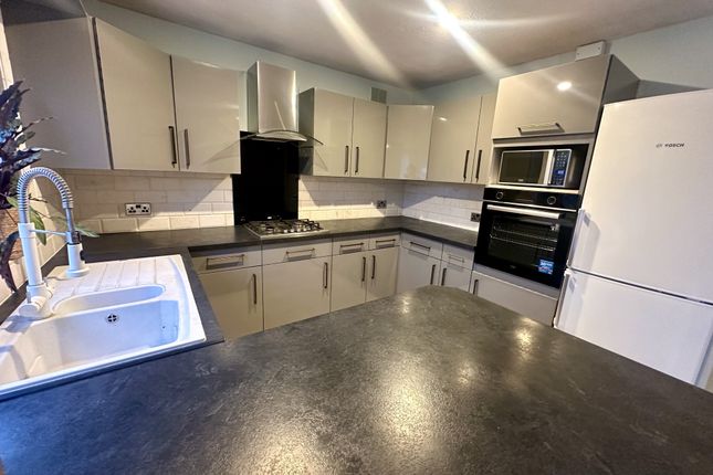 18, Milford Road, Southall photo 4
