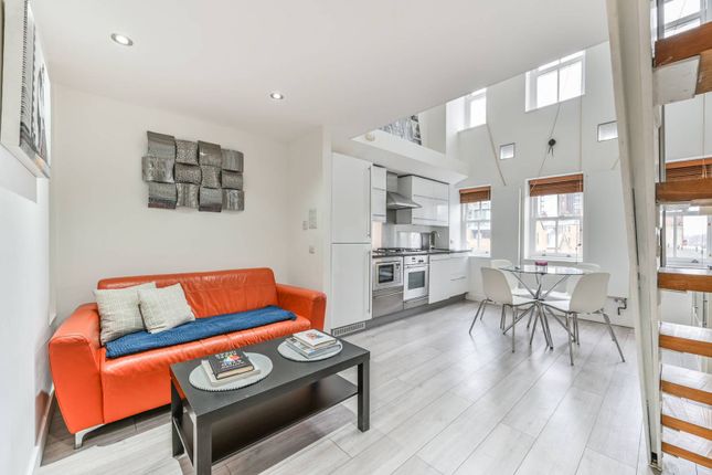 Flat to rent in Lawn Lane, Vauxhall, London