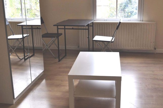 Flat 3, 1 Wolverton Gardens, London photo 5