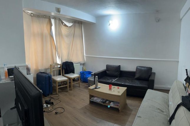 195, Grantham Road, London photo 5