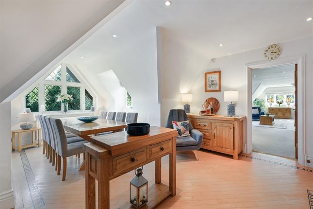 6 Holly Hill Park, Holly Hill Drive, Banstead photo 3