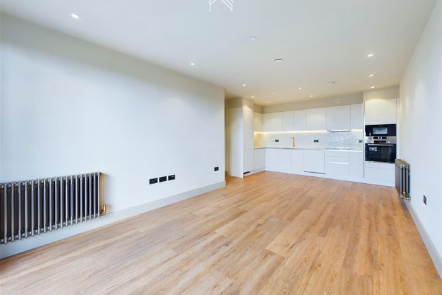 Thumbnail Flat to rent in Ashley Road, London