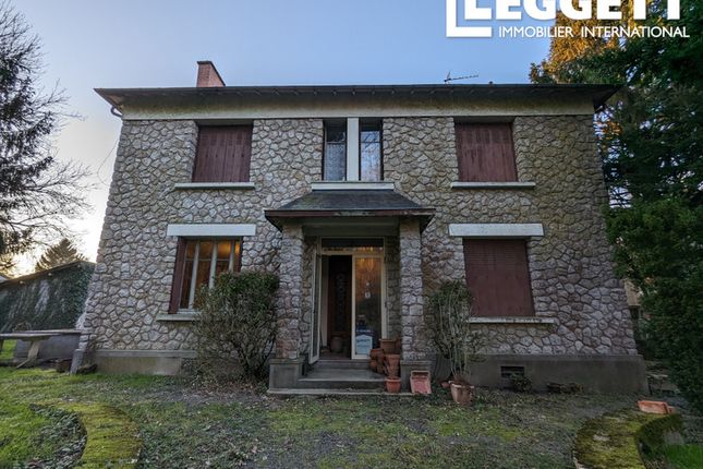 Villa for sale in Secondigny, Deux-Sèvres, Nouvelle-Aquitaine