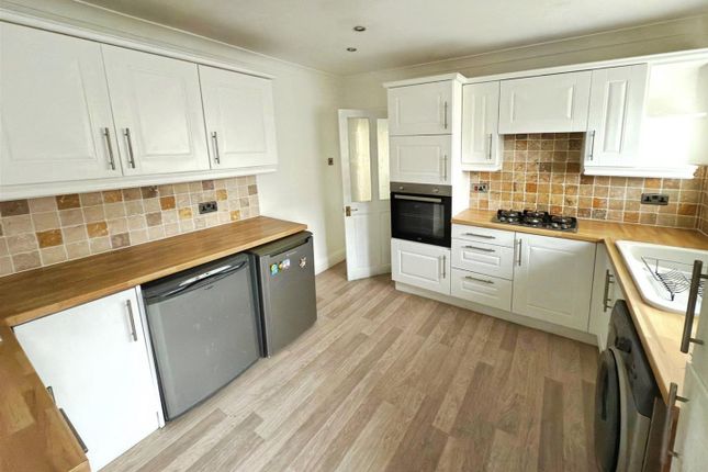 4, Mills Drive, Lowestoft photo 3