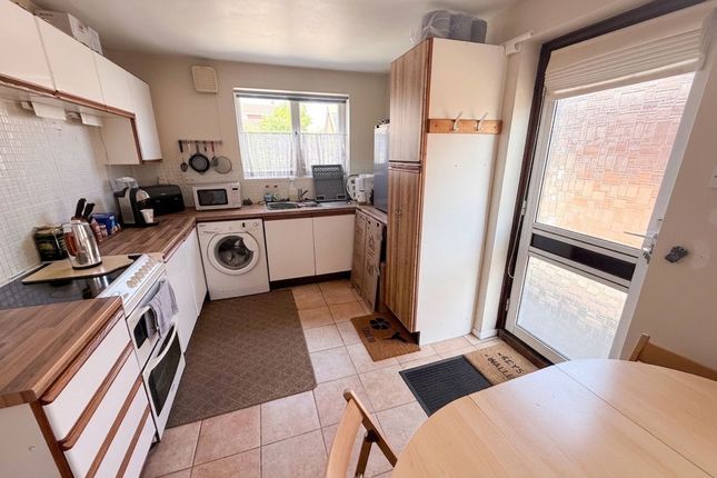 3 Padgate Close, Leicester photo 3