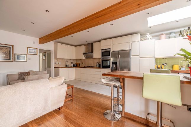 34, Stonecroft Avenue, Iver photo 4