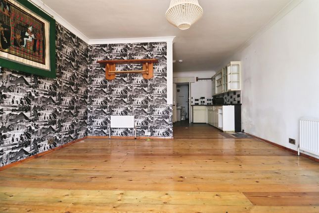 Ground Floor Flat, 243, Penarth Road, Cardiff photo 3