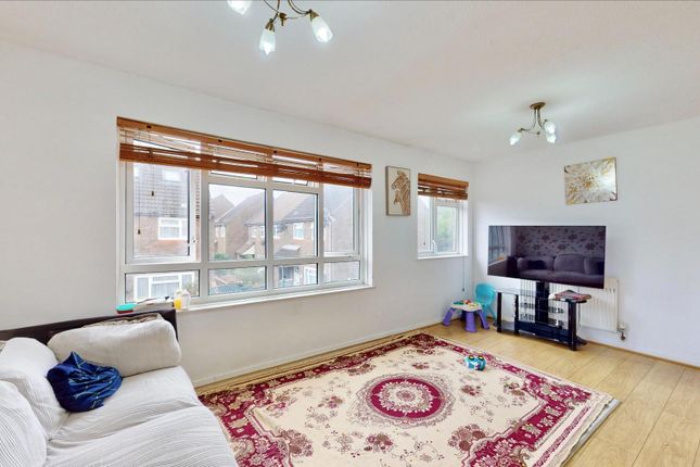70, Nash Road, Romford photo 4