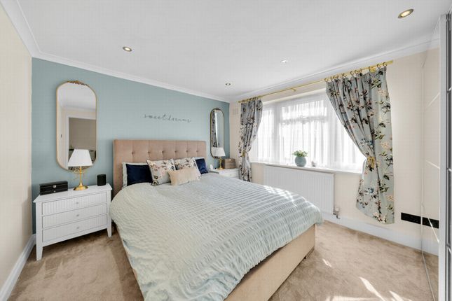 74, Colyers Lane, Erith photo 4