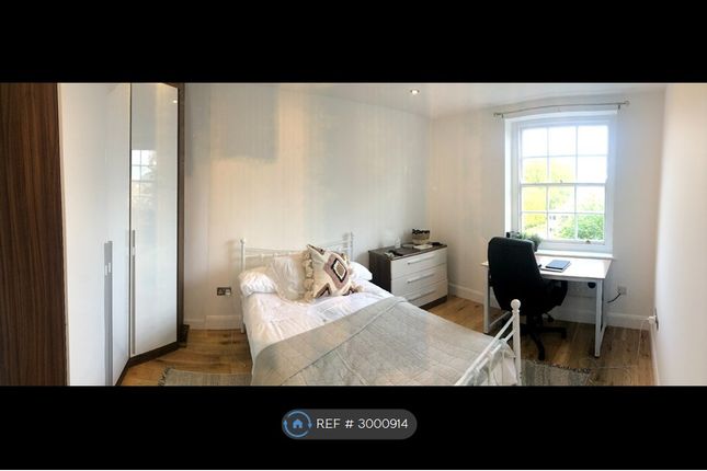 Flat, Bronwen Court Grove End Road, London photo 4