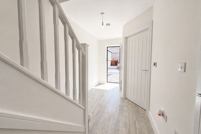 4, Gault Crescent, Cambridgeshire photo 3