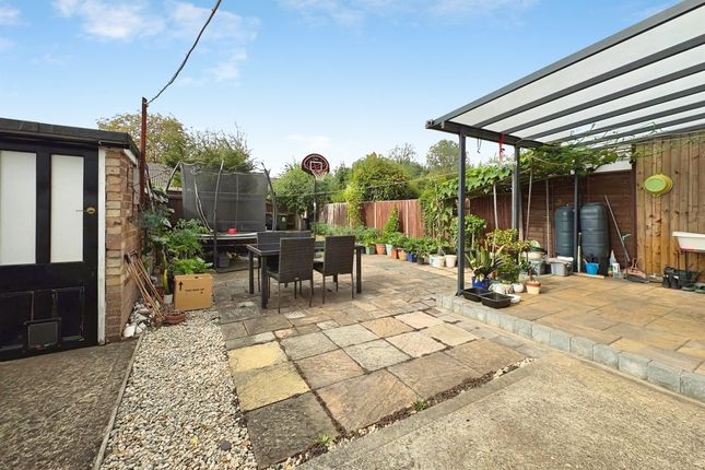 3, Woodfield Avenue, Huntingdon photo 4