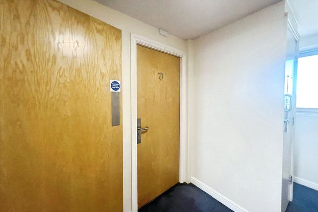 Flat 77, The Pinnacle, Willenhall photo 3