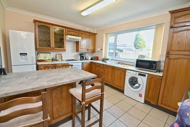 2, Park Avenue, Barnsley photo 2