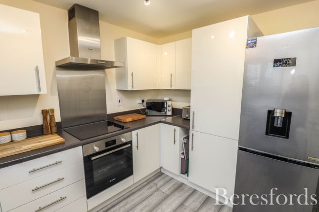 72, Orchard Way, Chelmsford photo 3