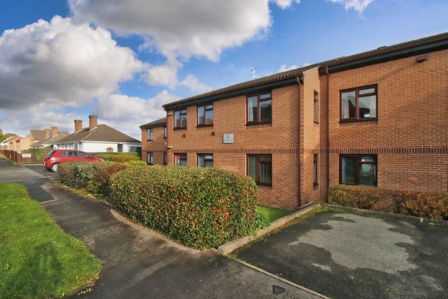 Thumbnail Flat for sale in Sussex Avenue, Horsforth, Leeds, West Yorkshire