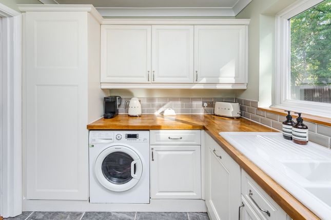 1, Dale View, Woking photo 3