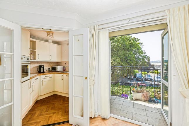 Flat 45, Morgan Court, Swansea photo 4