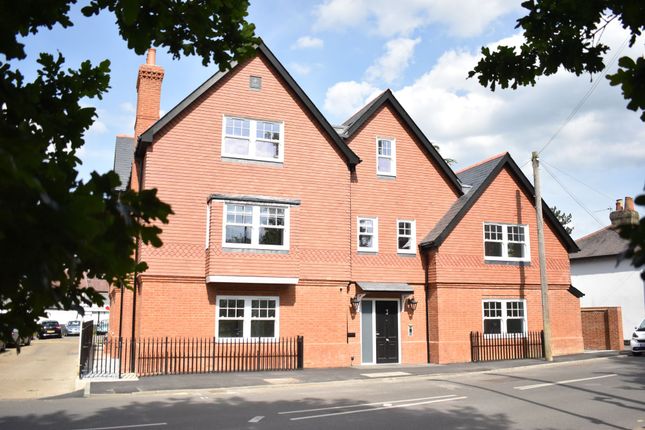 Apt 3, Station House, Ashtead photo 4
