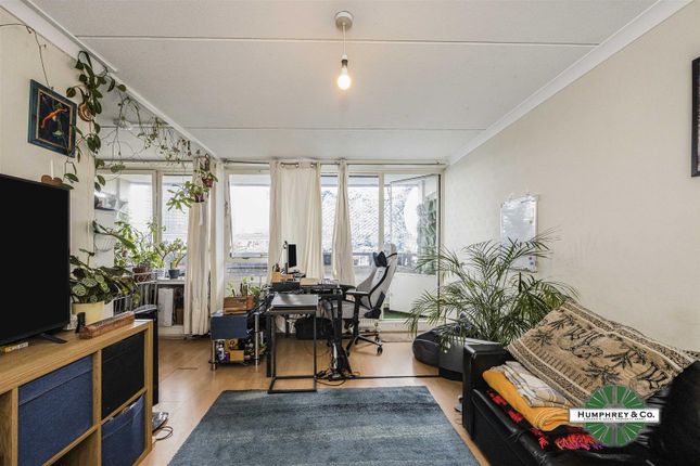 Flat 234 Missenden Inville Road -007.Jpg