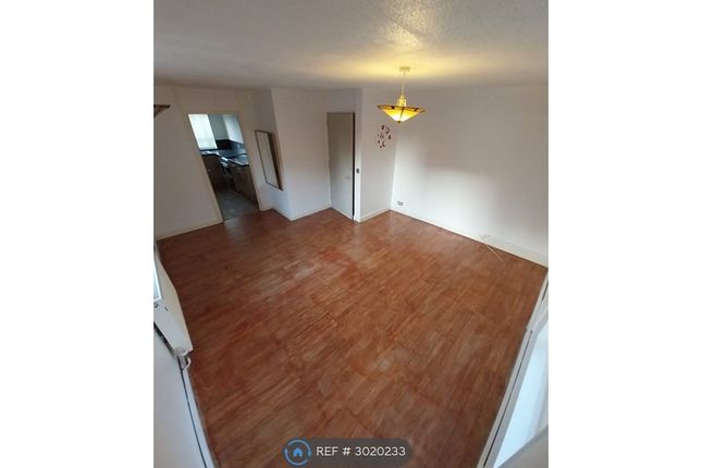 Merrydale Square, Northampton photo 2