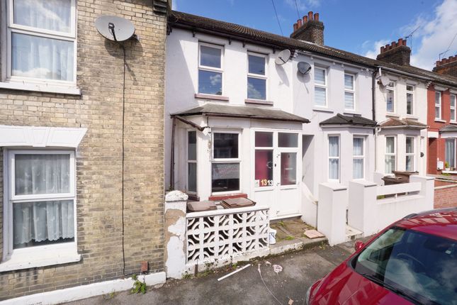 Terraced house for sale in Cecil Avenue, Rochester