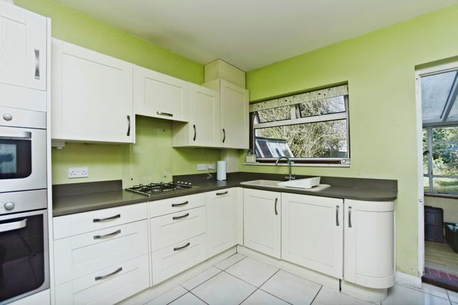 20, Waddon Way, Croydon photo 4